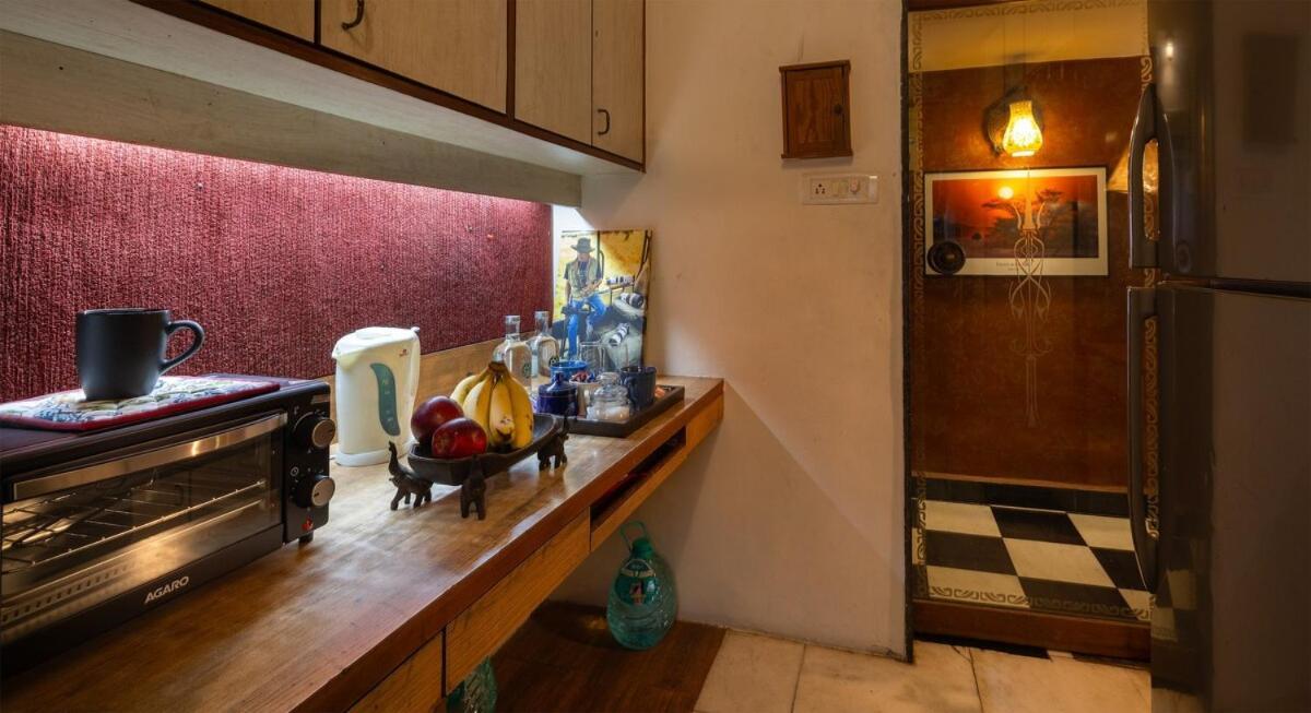 Cosy Artistic In Andheri Apartament